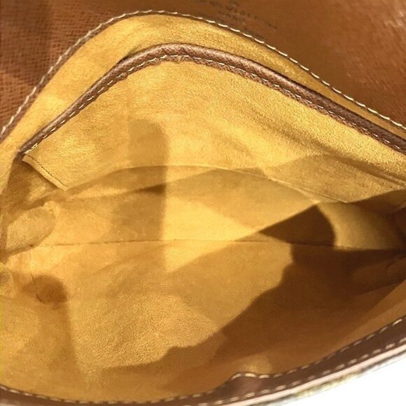 LOUIS VUITTON Brown Monogram Shoulder Bag - Picture 5 of 9